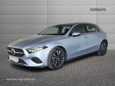 Usado Mercedes A180 Advanced 116 CV (85 kW) 2025 Plateado Berlina