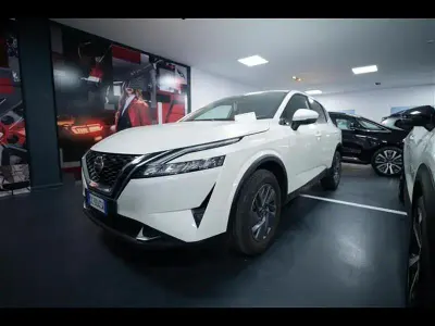 Usata Nissan Qashqai Acenta 140 CV (102 kW) 2022 Bianco SUV
