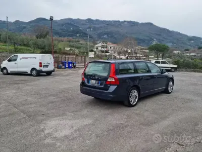 Usata Volvo V70 163 CV (119 kW) 2007 Blu Station wagon