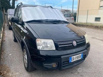 Begagnad Fiat Panda Climbing 60 HK (44 kW) 2010 Svart Halvkombi