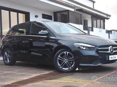 Usata Mercedes B180 115 CV (84 kW) 2020 Nero Monovolume