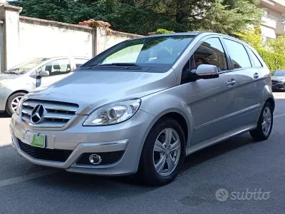 Usata Mercedes B180 Chrome 109 CV (80 kW) 2008 Grigio Monovolume