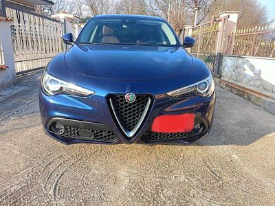 Usata Alfa Romeo Stelvio 209 CV (153 kW) 2017 Blu/azzurro SUV