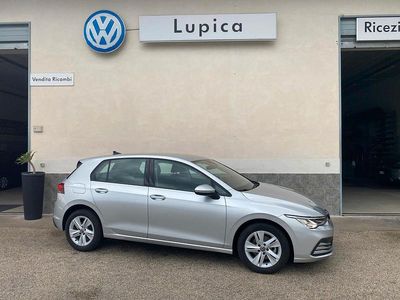 Usata VW Golf VIII Life 115 CV (84 kW) 2022 Argento Berlina