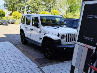Usata Jeep Wrangler Unlimited 200 CV (147 kW) 2018 Bianco SUV