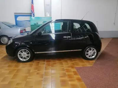 Usata Lancia Ypsilon 60 CV (44 kW) 2007 Nero Utilitaria