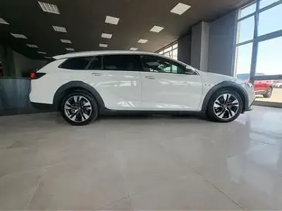 Usata Opel Insignia 260 CV (191 kW) 2018 Bianco Station wagon