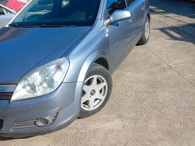 Usata Opel Astra 101 CV (74 kW) 2005 Berlina