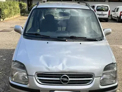 Usata Opel Agila 75 CV (55 kW) 2002 Grigio Monovolume