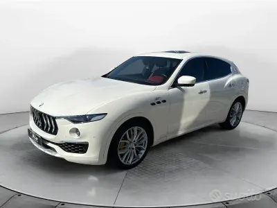 Begagnad Maserati Levante GT 330 HK (242 kW) 2023 Vit SUV