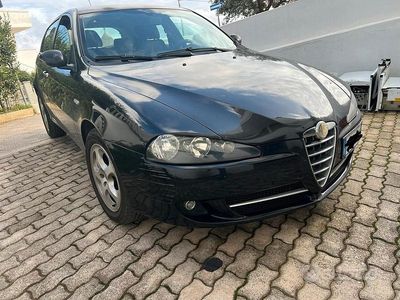 Usata Alfa Romeo 147 Distinctive 120 CV (88 kW) 2008 Nero Utilitaria