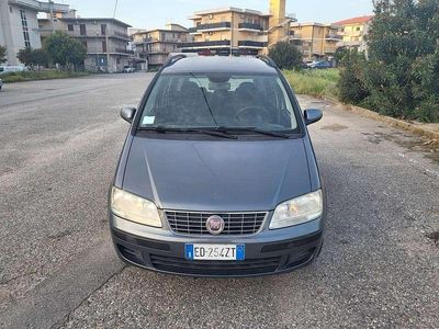Käytetty Fiat Idea Emotion 95 HP (69 kW) 2011 Tila-auto