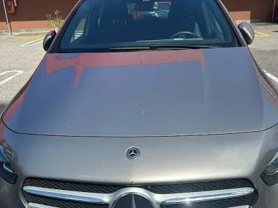 Usata Mercedes B180 116 CV (85 kW) 2019 Grigio Utilitaria