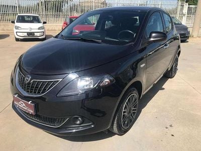 Usata Lancia Ypsilon Gold 69 CV (50 kW) 2022 Nero Utilitaria