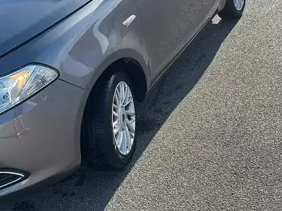 Usata Lancia Ypsilon 69 CV (50 kW) 2015 Utilitaria