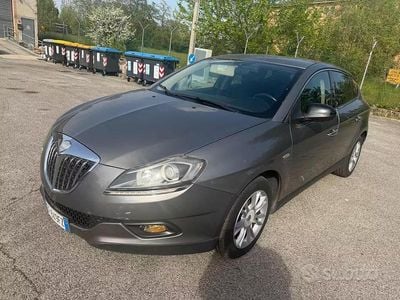 Begagnad Lancia Delta 165 HK (121 kW) 2010 Grå Halvkombi