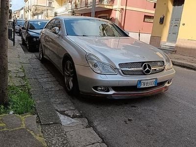 Usata Mercedes CLS320 2006 Grigio Coupé