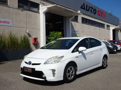 Usata Toyota Prius Active 99 CV (72 kW) 2014 Bianco Berlina