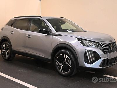 Usado Peugeot 2008 Allure 131 HP (96 kW) 2024 Cinzento SUV