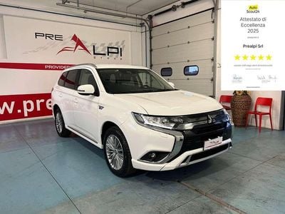 Usata Mitsubishi Outlander P-HEV Instyle 135 CV (99 kW) 2020 Bianco SUV