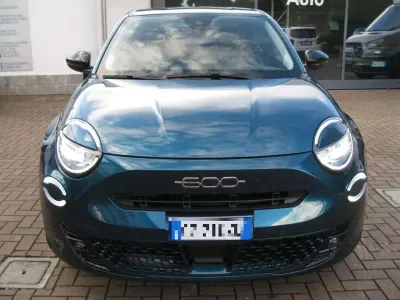 Nuova Fiat 600 Comfort 101 CV (74 kW) 2025 Verde mare SUV