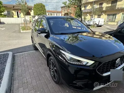 Usata MG ZS Luxury 106 CV (77 kW) 2023 Nero SUV