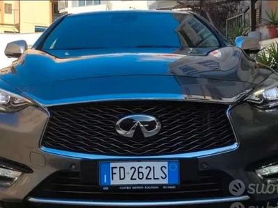 Usata Infiniti Q30 Business Executive 109 CV (80 kW) 2016 Argento Berlina