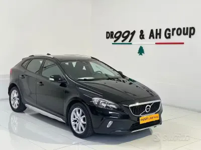Usata Volvo V40 Business Edition 120 CV (88 kW) 2017 Nero Berlina