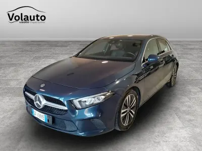 Usata Mercedes A180 116 CV (85 kW) 2021 Blu denim Berlina