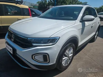 Usata VW T-Roc 116 CV (85 kW) 2023 Bianco SUV