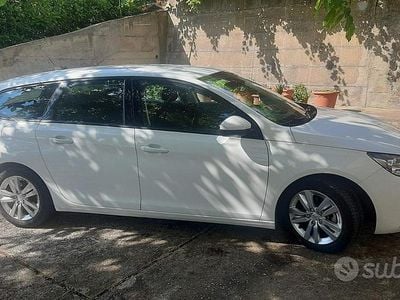 Usata Peugeot 308 SW Business-Line 92 CV (67 kW) 2014 Bianco Station wagon