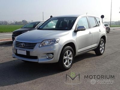 Begagnad Toyota RAV4 150 HK (110 kW) 2011 Grå SUV