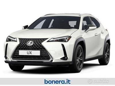Usata Lexus UX 250h 152 CV (111 kW) 2024 Bianco SUV