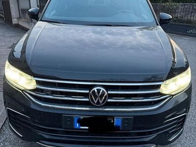 Usata VW Tiguan R-line 150 CV (110 kW) 2024 Nero SUV