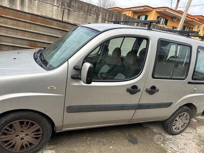 Begagnad Fiat Doblò 105 HK (77 kW) 2007 Grå Minibuss