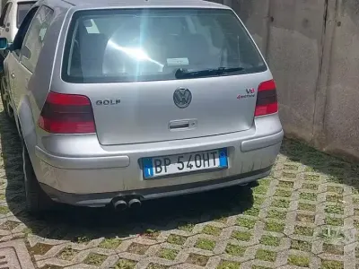 Usata VW Golf IV R 204 CV (150 kW) 2000 Grigio Berlina