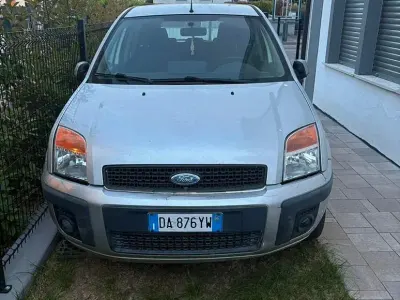 Usata Ford Fusion 68 CV (50 kW) 2006 Grigio Utilitaria