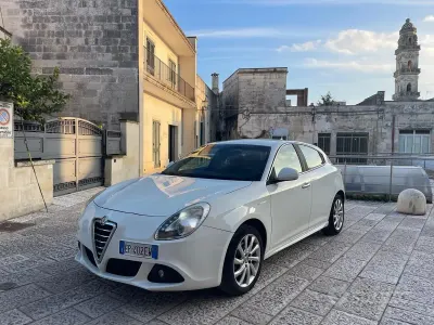 Usata Alfa Romeo Giulietta Exclusive 170 CV (125 kW) 2013 Bianco Utilitaria