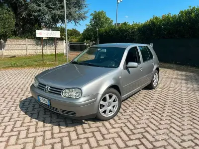 Usata VW Golf IV 105 CV (77 kW) 2003 Grigio Berlina