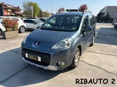 Begagnad Peugeot Partner Tepee Premium 90 HK (66 kW) 2010 Minibuss