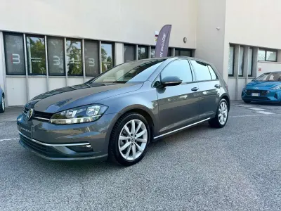 Usata VW Golf VII Highline 116 CV (85 kW) 2019 Grigio Berlina