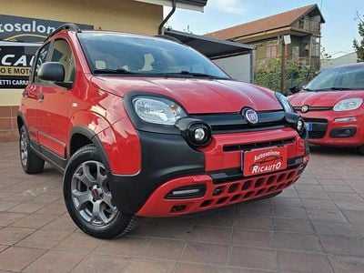 Begagnad Fiat Panda Cross Cross 95 HK (69 kW) 2017 Röd Halvkombi