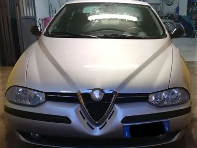 Usata Alfa Romeo 156 Distinctive 140 CV (102 kW) 2002 Argento Berlina