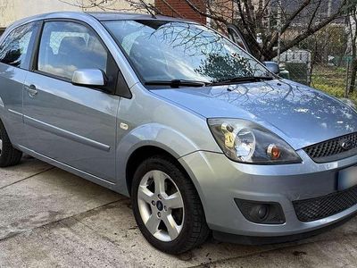 Usata Ford Fiesta Ghia 75 CV (55 kW) 2007 Berlina