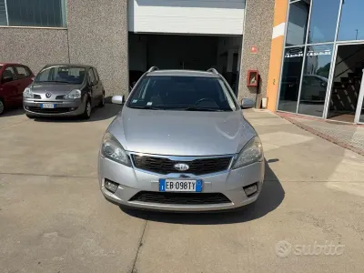 Usata Kia Ceed EX 90 CV (66 kW) 2010 Grigio Utilitaria