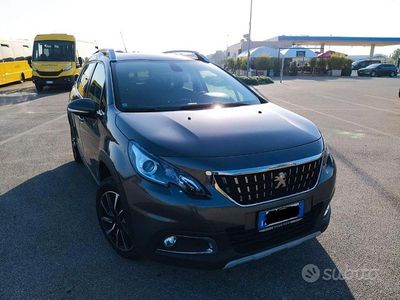 Usata Peugeot 2008 102 CV (75 kW) 2019 Grigio SUV