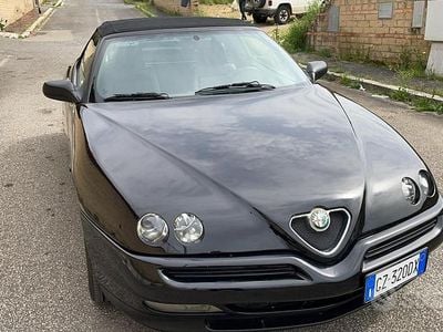 Second-hand Alfa Romeo Spider 150 CP (110 kW) 1995 Negru Cabrio