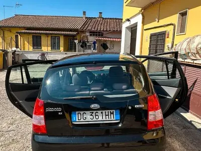 Usata Kia Picanto 75 CV (55 kW) 2007 Nero Utilitaria