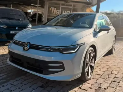 Nuova VW Golf VIII Edition 115 CV (84 kW) 2026 Grigio Berlina