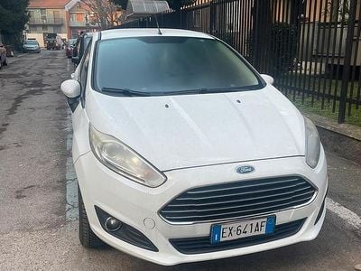 Usata Ford Fiesta 75 CV (55 kW) 2014 Bianco Utilitaria